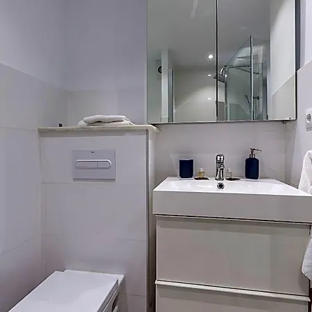 With Balcony In By Costarentals Appartement Fuengirola